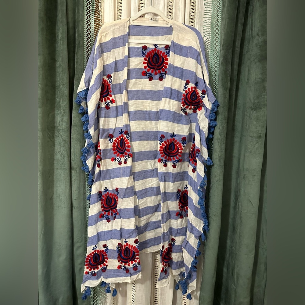Anthropologie citrus embroidered kimono OS. EUC